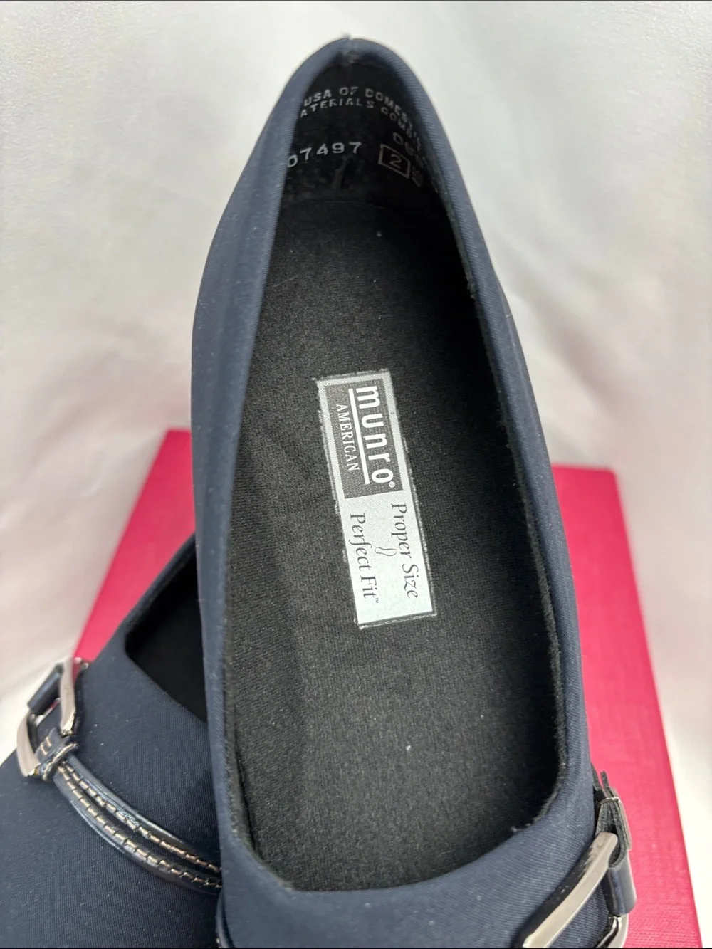 Munro American Cindi Women’s Sz7N Navy  Loafers‎ with Silver Buckle Accent #327